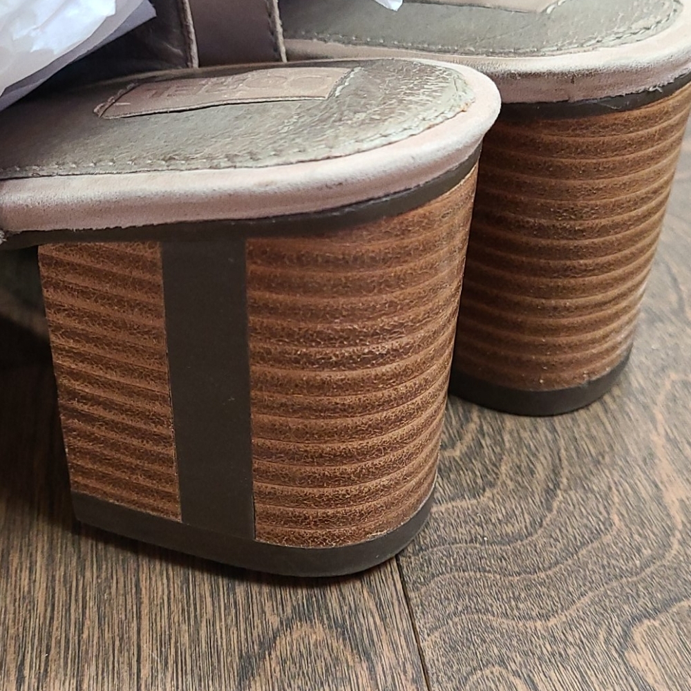 Sorel Addington Sandals Pebble-Silver Sage - Picture 9 of 14
